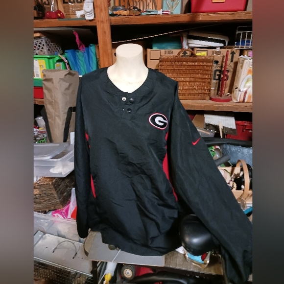 Nike Uga - Picture 1 of 2